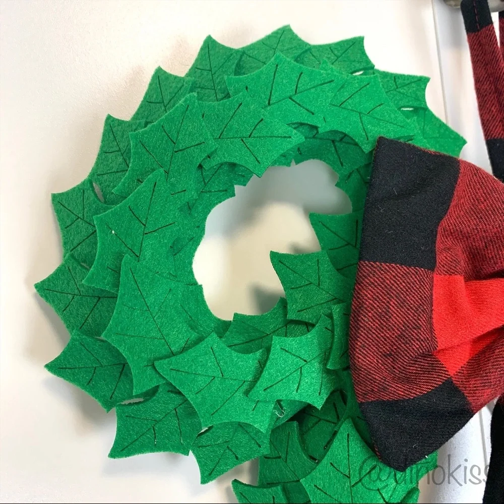 DISNEY PARKS Mickey Mouse Icon Christmas Wreath